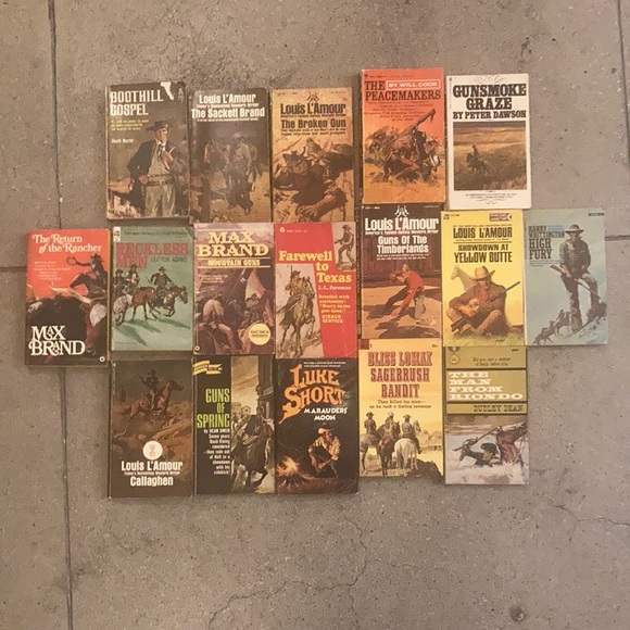 🏜📕 Seventeen Vintage Western Novels and Wagon Wheel Bookends 🐍📚 - Picture 9 of 9
